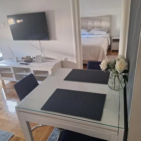 Apartment Ana *