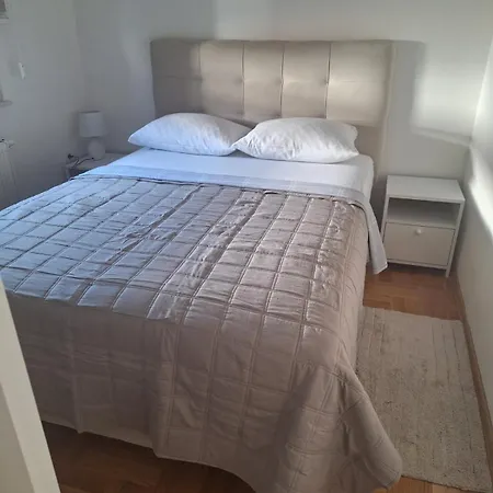 Ana Apartment *